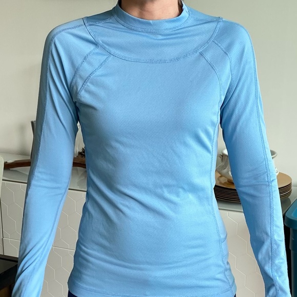 Lululemon Silverescent shirt. Size 4/6
